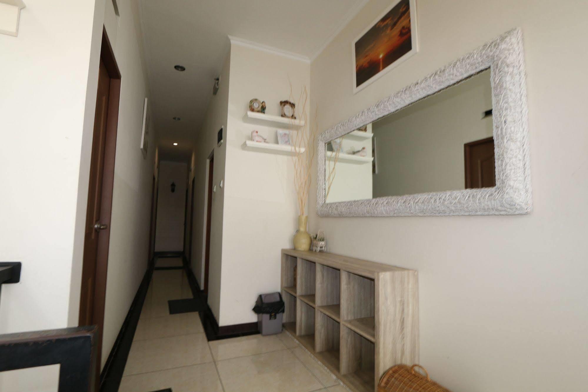 Bantal Guling Pasar Baru Hotel Bandung Bagian luar foto